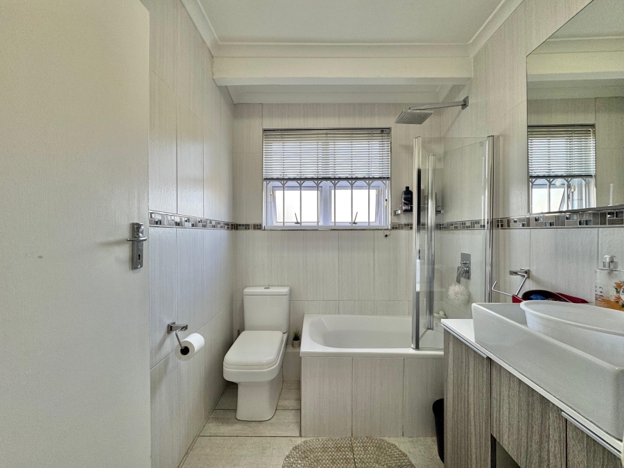 2 Bedroom Property for Sale in Kenilworth Western Cape